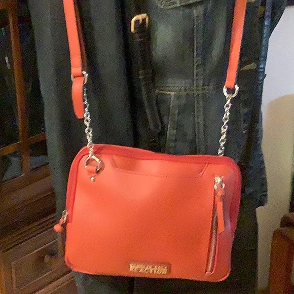 Kenneth Cole Reaction red crossbody purse - Picture 4 of 4